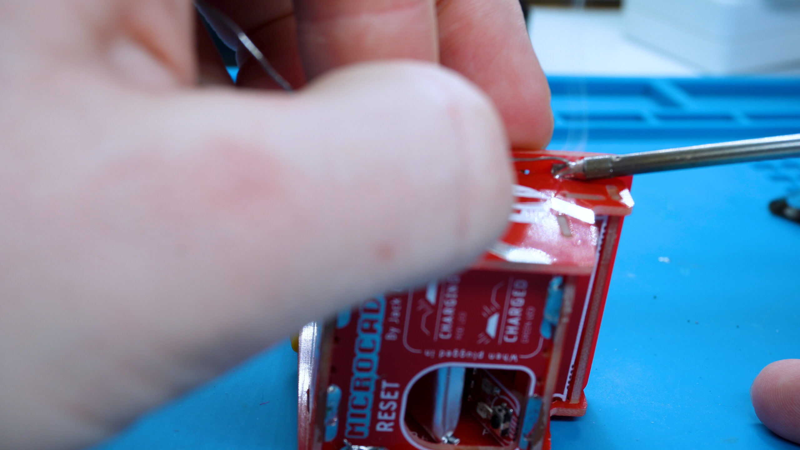 Assembly.00_08_02_03.Still046